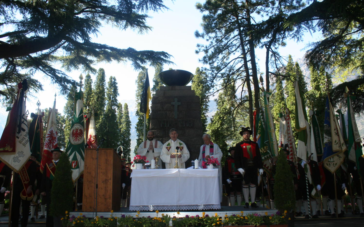 2015_Meran_Bezirk Gedenkfeier Soldatenfriedhof 12