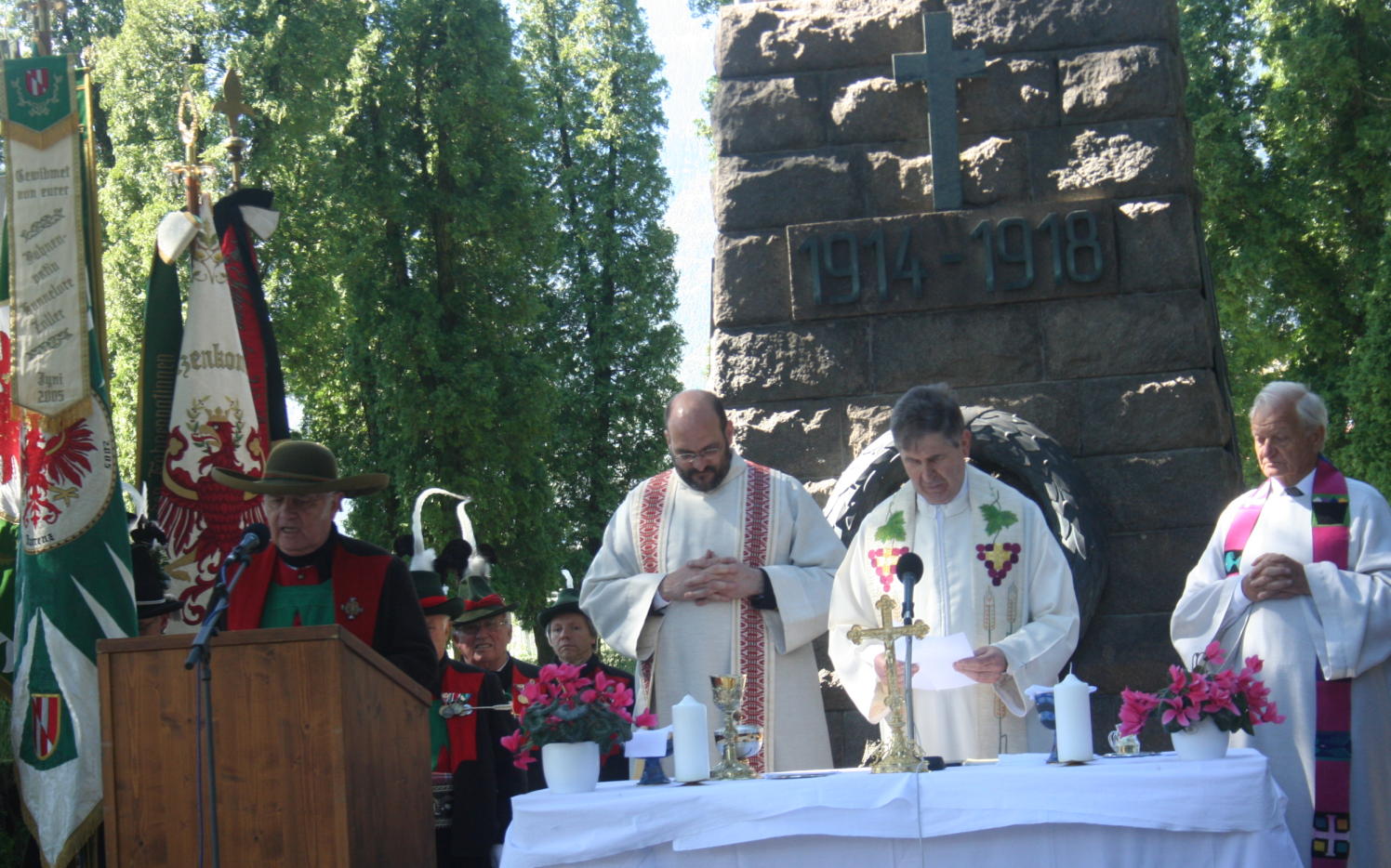 2015_Meran_Bezirk Gedenkfeier Soldatenfriedhof 16