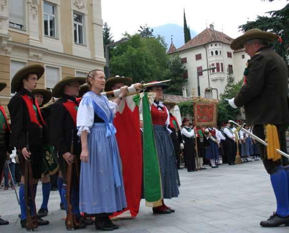 2015_Meran_Herz Jesu Prozession Berg Feuer (3)