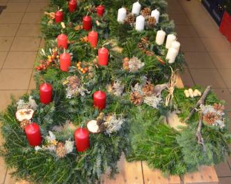 2015_Burgstall_Adventskranz basteln Jugend