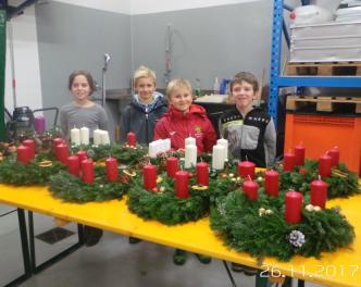 2017_Burgstall_Jungschützen Adventskränze (5)