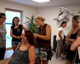 2018_St. Martin i.p._Frisierkurs Marketenderinnen (1)