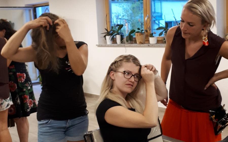 2018_St. Martin i.p._Frisierkurs Marketenderinnen (6)