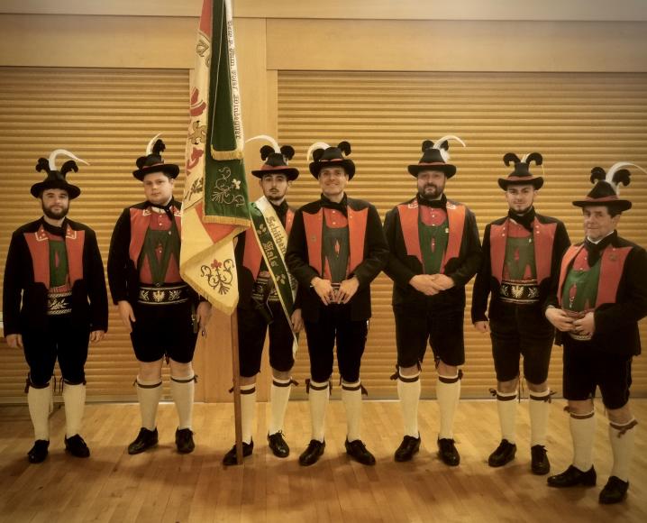 Kommandantschaft: Die neue Kommandantschaft; v.l. zweiter Fähnrich Urban Windegger, Oberjäger Lukas Morandell, Fähnrich Simon Thaler, Hauptmann Georg Wenter, Oberleutnant Elmar Geier, Zugleutnant Alessandro Luiprecht, Fahnenleutnant Ulrich Windegger